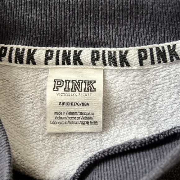 Victoria’s Secret sweater - Picture 4 of 4